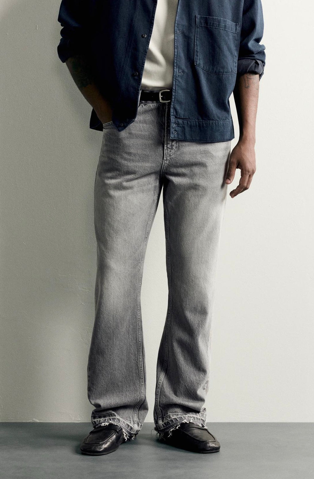 ZARA FLARED JEANS
