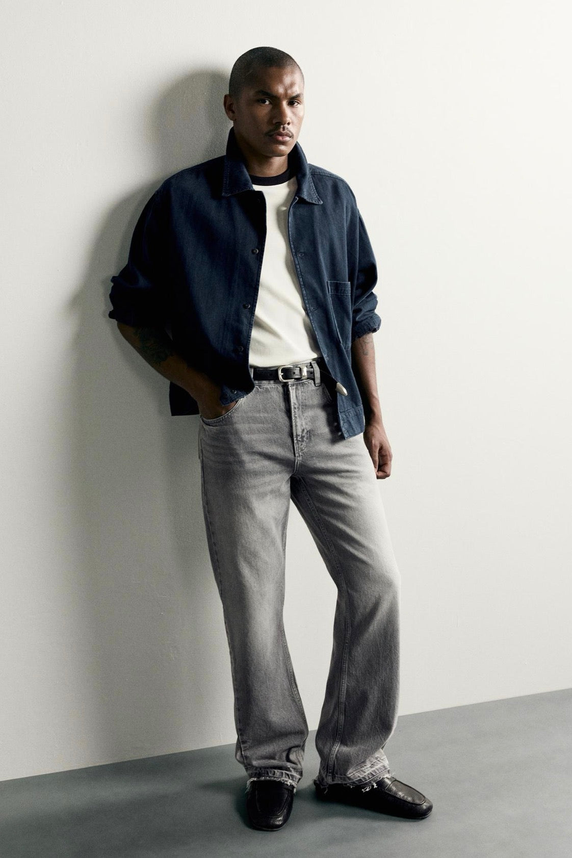 ZARA FLARED JEANS