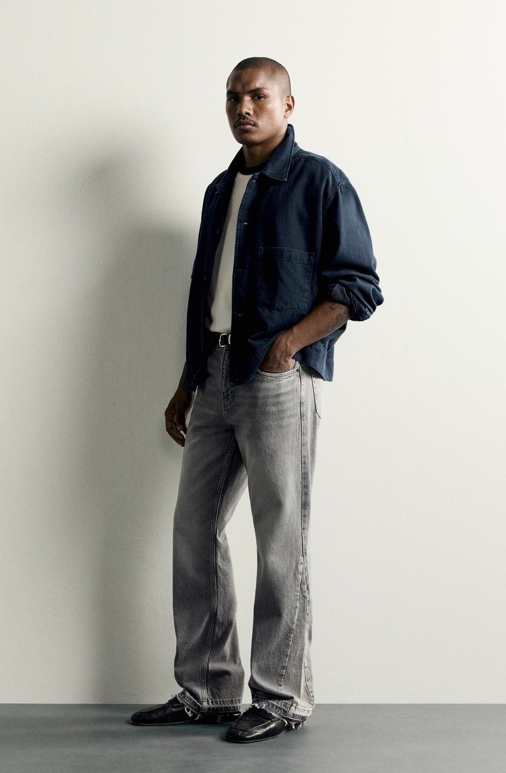 ZARA FLARED JEANS
