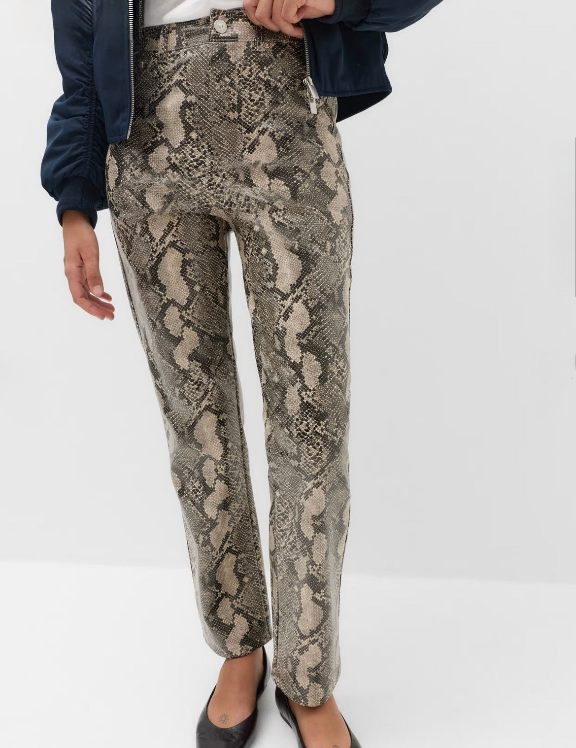Faux Leather High Waisted Straight
Leg Trousers