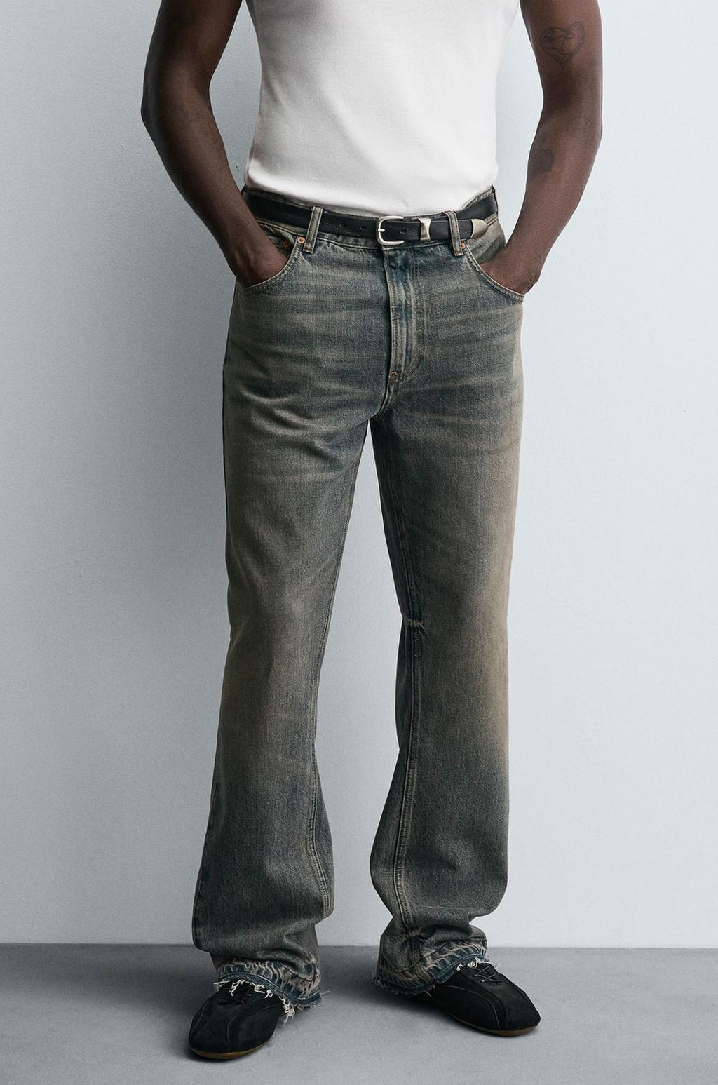 FLARED JEANS - ZARA