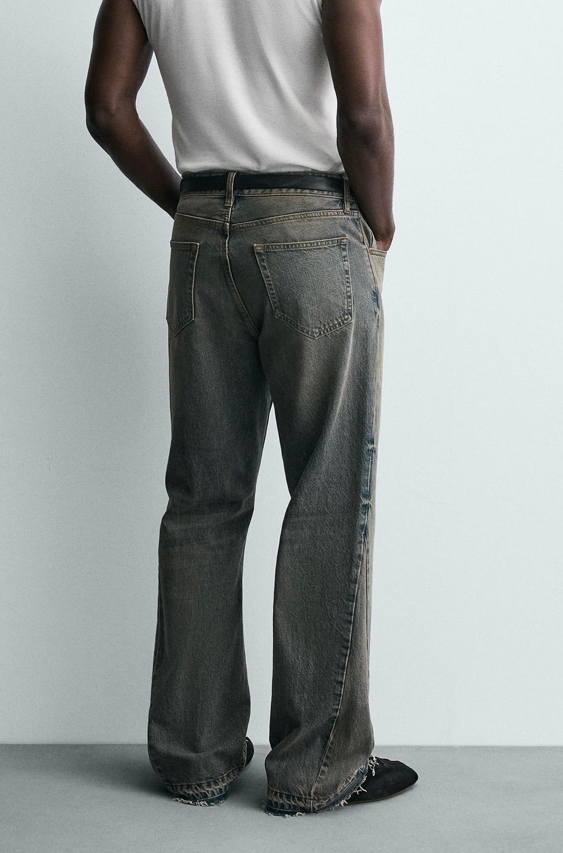FLARED JEANS - ZARA