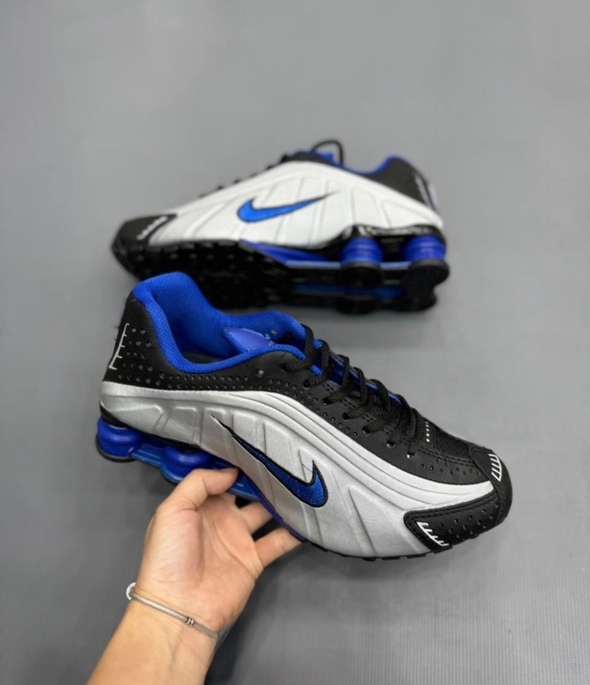 Nike Shox R4