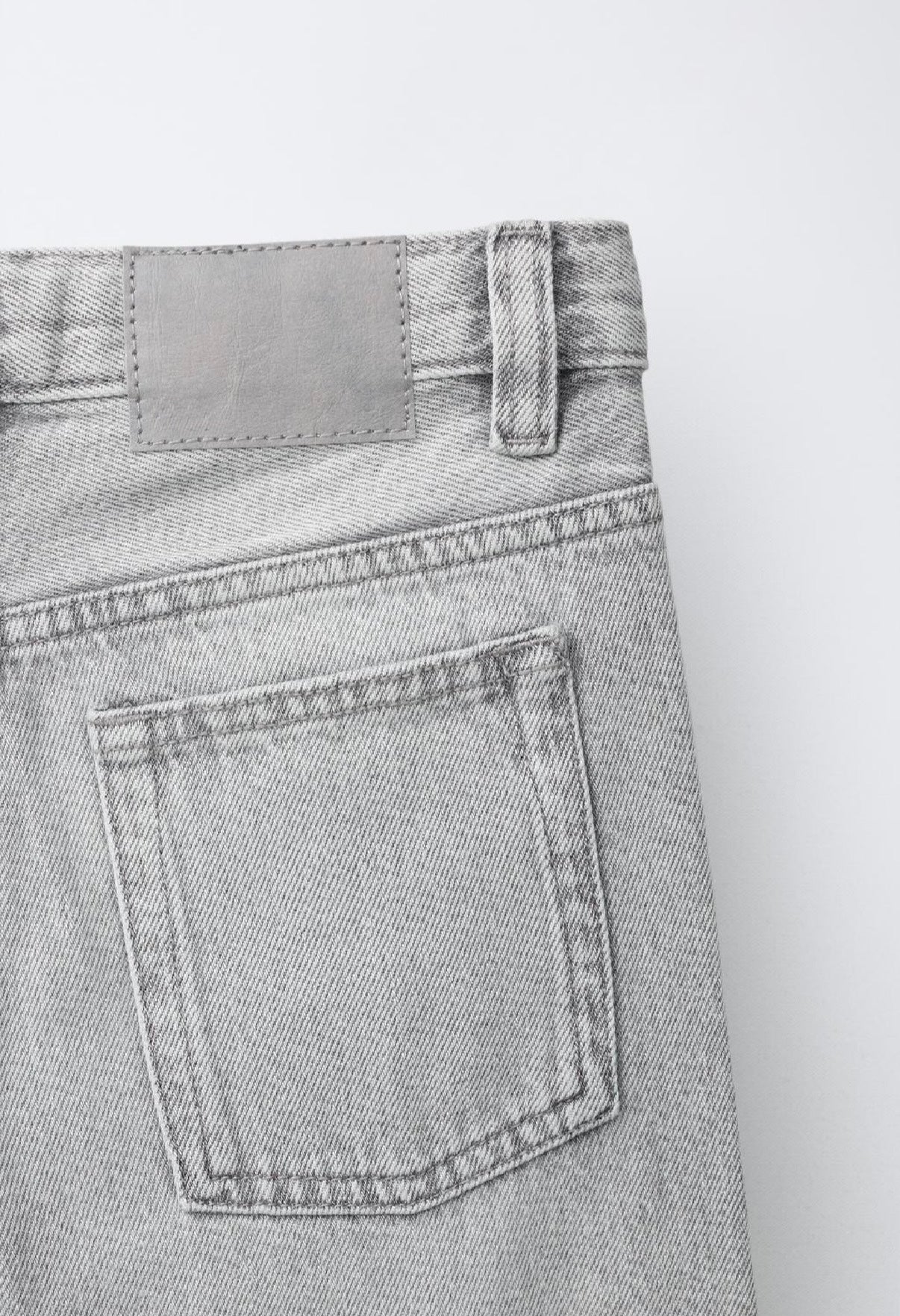 FLARED JEANS