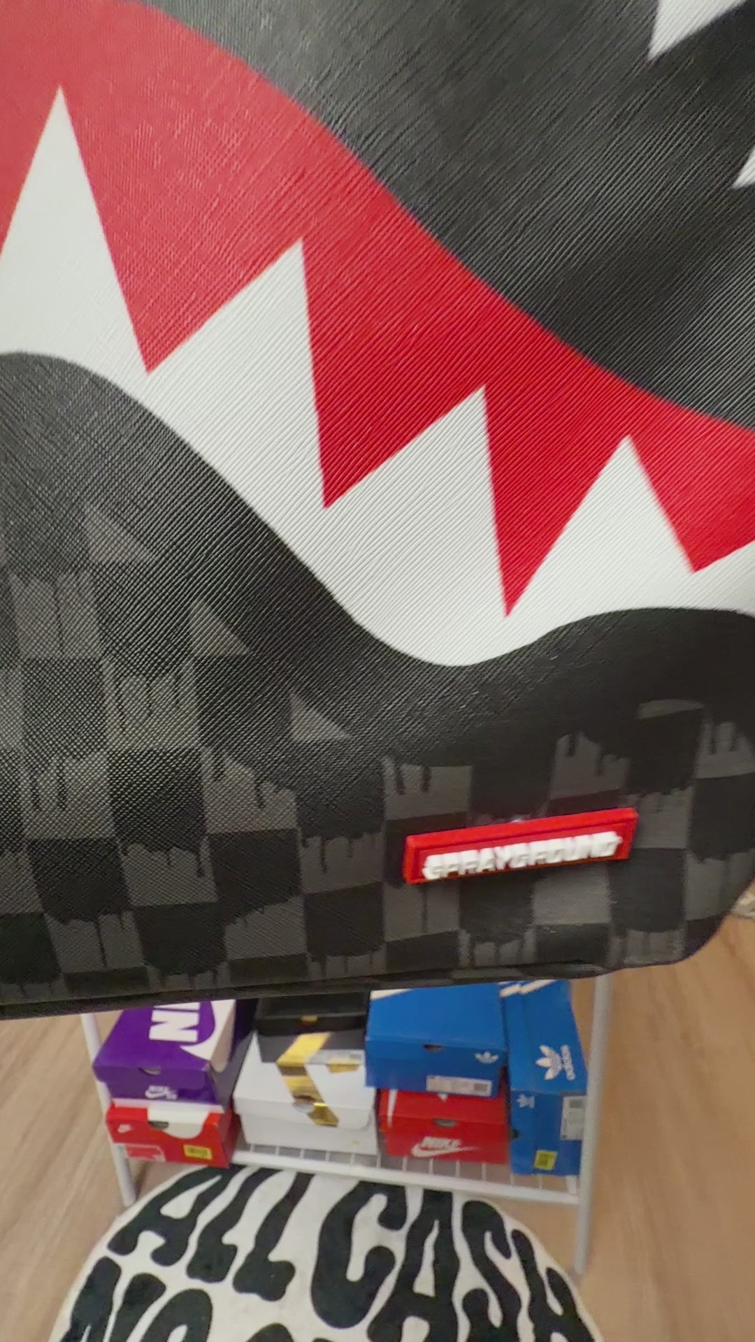 Spray ground black